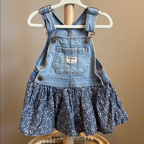 ⭐️⭐️PICK 5 / $20 OshKosh Toddler Girl Denim Overall Dress with Floral Design 18M - Picture 1 of 5